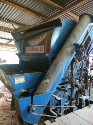 ขายรถนวดข้าว สิงเปลือยจัมโบ้ 5 ฟุต เครื่องอิซูซุ 85 รถใช้งานได้เลยตู้สวยมากไม่มีรอยผุ