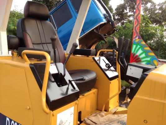 ขายด่วนรถแทรคเตอร์ตีนตะขาบ KOMATSU D20P-6  เก่าในแต่สภาพรถนอก เสภาพสวยมาก ๆ