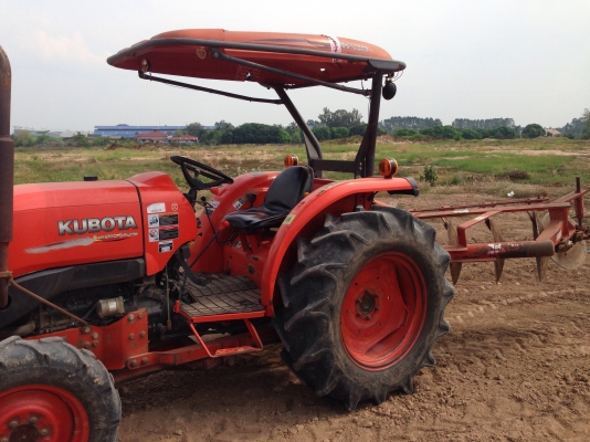 ขายรถด่วนรถไถนาคูโบต้า -L4708 (4WD) 2 เพลา มีภาพวีดีโอ พร้อมอุปกรณ์ 3 รายการ ผานดันหน้า ผานหลัง โรตา