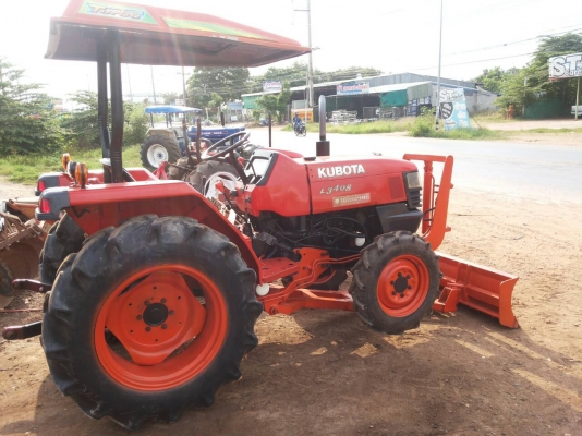 รถแทรกเตอร์คูโบต้า 34 แรงม้า 2 เพลา พร้อมอุปกรณ์ต่อพ่วง