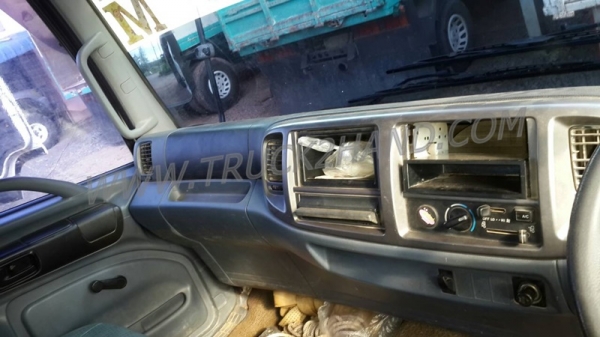 Hino FC9J 175 เข็มไมล์ 228101 รถปี 52 Hino FC9J 175 เข็มไมล์ 228101 รถปี 52