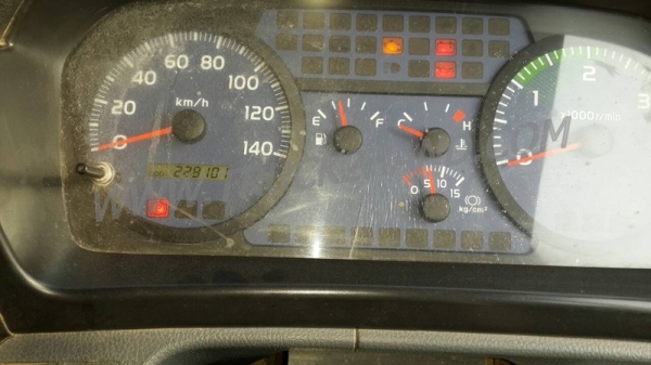 Hino FC9J 175 เข็มไมล์ 228101 รถปี 52 Hino FC9J 175 เข็มไมล์ 228101 รถปี 52