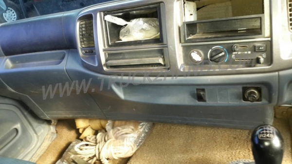 Hino FC9J 175 เข็มไมล์ 228101 รถปี 52 Hino FC9J 175 เข็มไมล์ 228101 รถปี 52