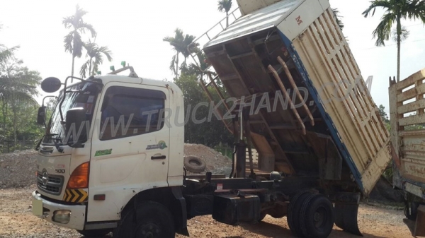 Hino FC9J 175 เข็มไมล์ 228101 รถปี 52 Hino FC9J 175 เข็มไมล์ 228101 รถปี 52