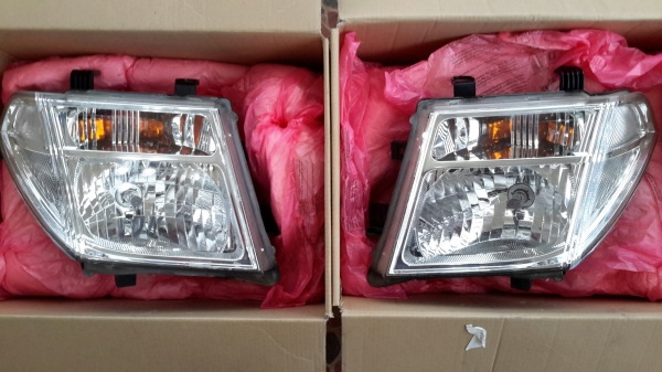 ไฟหน้า Navara