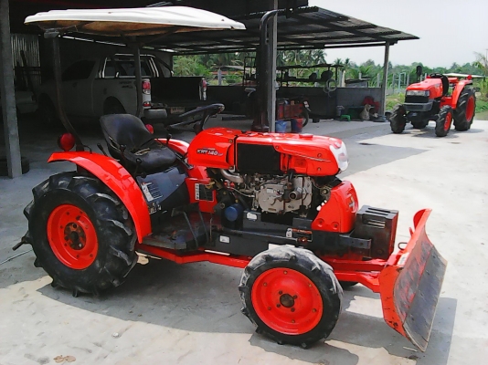 ขาย KUBOTA KRT140 พร้อมใช้ สวยๆ สีเดิมๆ ดันหน้าผาน3 ล้อเหล็ก ทะเบียนพร้อม 58