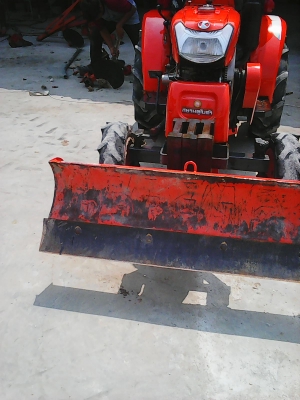 ขาย KUBOTA KRT140 พร้อมใช้ สวยๆ สีเดิมๆ ดันหน้าผาน3 ล้อเหล็ก ทะเบียนพร้อม 58