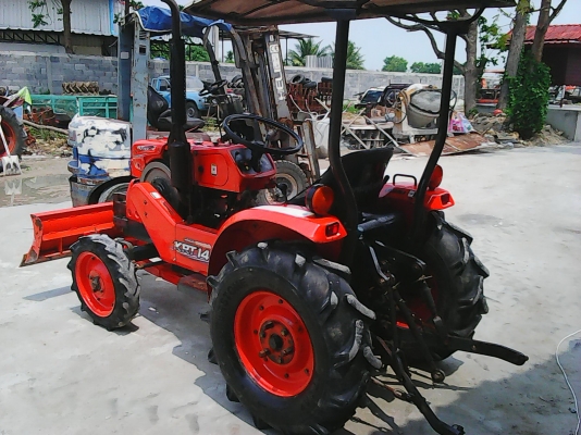 ขาย KUBOTA KRT140 พร้อมใช้ สวยๆ สีเดิมๆ ดันหน้าผาน3 ล้อเหล็ก ทะเบียนพร้อม 58