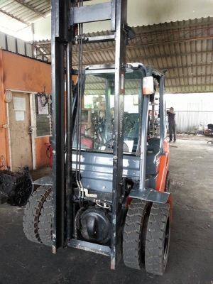 ฟอล์คลิฟต์ 3 ตัน TOYOTA 8FD30 รถเก่าญี่ปุ่น รถปี 2009-09 ฟอล์คลิฟต์ 3 ตัน TOYOTA 8FD30 รถเก่าญี่ปุ่น รถปี 2009-09