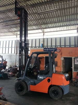 ฟอล์คลิฟต์ 3 ตัน TOYOTA 8FD30 รถเก่าญี่ปุ่น รถปี 2009-09 ฟอล์คลิฟต์ 3 ตัน TOYOTA 8FD30 รถเก่าญี่ปุ่น รถปี 2009-09