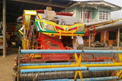 ขายรถเกี่ยวข้าวเจ้าช้างไวไฟ 780,000 ต่อรองครับ  (ปั๊ม  มอเตอร์  ตัวเดินเช็คให้ใหม่หมดแล้ว) พร้อมใช้สุดๆ