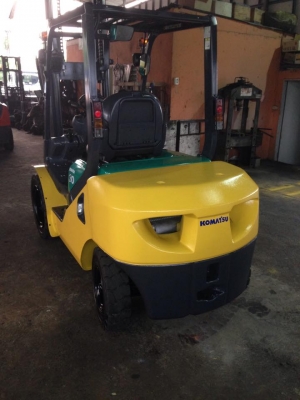 ฟอล์คลิฟต์ 3 ตัน  KOMATSU FD30T-16 รถปี 2006