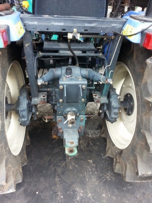 รถไถ ISEKI รุ่น TF 327 สภาพสวยพร้อมใช้งาน รถไถ ISEKI รุ่น TF 327 สภาพสวยพร้อมใช้งาน