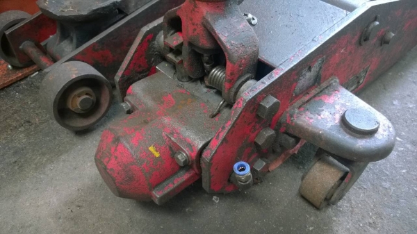 ขายตะเข้ยกรถ3ตัน ใช้มือโยก หรือใช้ลม  เก่าญี่ปุ่น