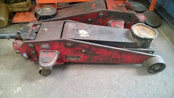 ขายตะเข้ยกรถ3ตัน ใช้มือโยก หรือใช้ลม  เก่าญี่ปุ่น