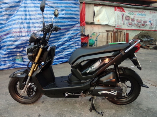 Honda Zoomer X คอมบายเบรก ตัวท็อป รถปี56 พร้อมเล่ม สวยวิ๊งๆครับ