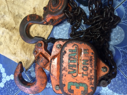 ขาย รอกโซ่มือสาว vital 3Ton made in japan โซ่ยาว 3M สภาพพอใช้ สอบถาม 0806135462