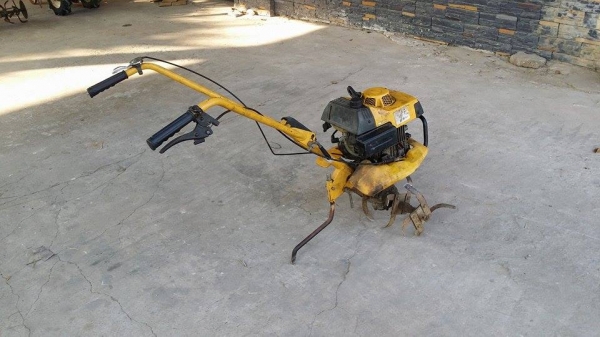 รถพรวนดิน  KUBOTA  เก่าญี่ปุ่น  ขนาด 2.5 แรง  เครื่องยนต์ติดง่าย  สภาพสวย พร้อมใช้งาน