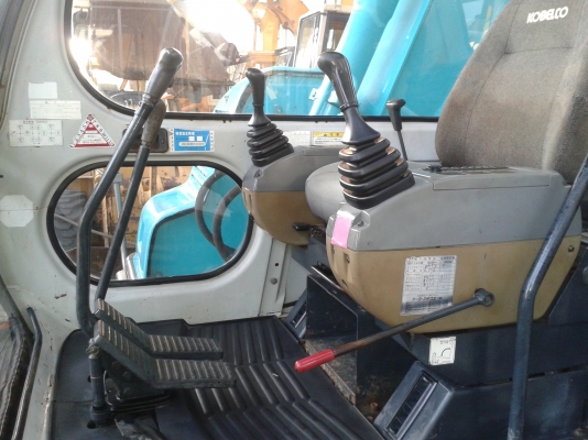 ต้องการขายรถขุดยี่ห้อkobelco-sk60-2รถนอกนำเข้าจากญี่ปุ่น ต้องการขายรถขุดยี่ห้อkobelco-sk60-2รถนอกนำเข้าจากญี่ปุ่น