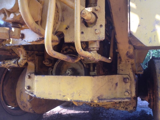 **280,000 บ.ต่อรอง///รถเกรดเดอร์ KOMATSU GD37-5H** ขาย GD37-5H รถเกรดเดอร์ KOMATSU GD37-5H เทียบเท่า CAT120-G เอวแข็ง ใบมีด12ฟุต เครื่องเดิม ปั้มเดิม เครื่องKOMATSU S4D120-4สูบ เครื่องพอใด้ ปั้มดี โอเค ระบบเกียร์/ระบบขับเคลื่อน ปกติ ใบมีดดีไม่ผุ ช่วงล่างพ