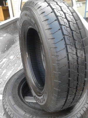 215/70R15 DUNLOP SP LT36 และ MICHELIN AGILIS มี 2 เส้น TEL.081-427-3941 215/70R15 DUNLOP SP LT36 และ MICHELIN AGILIS มี 2 เส้น TEL.081-427-3941