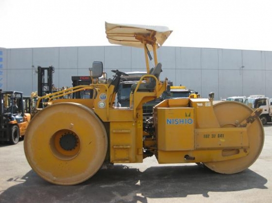 ขายรถบด 3 ล้อเหล็ก สภาพพร้อมใช้งาน ติดต่อ อำพล 090-9694506, 080-3031241