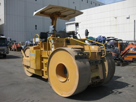 ขายรถบด 3 ล้อเหล็ก สภาพพร้อมใช้งาน ติดต่อ อำพล 090-9694506, 080-3031241 ขายรถบด 3 ล้อเหล็ก สภาพพร้อมใช้งาน ติดต่อ อำพล 090-9694506, 080-3031241