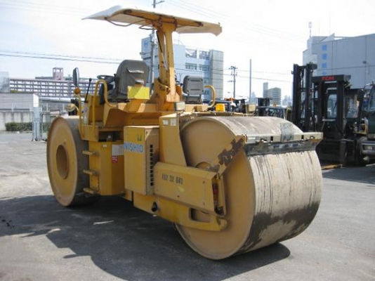 ขายรถบด 3 ล้อเหล็ก สภาพพร้อมใช้งาน ติดต่อ อำพล 090-9694506, 080-3031241