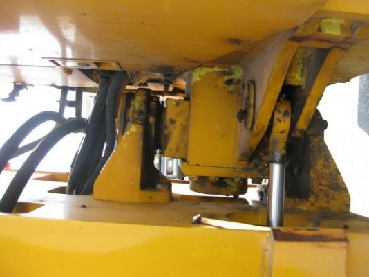 ขายรถบด 3 ล้อเหล็ก สภาพพร้อมใช้งาน ติดต่อ อำพล 090-9694506, 080-3031241