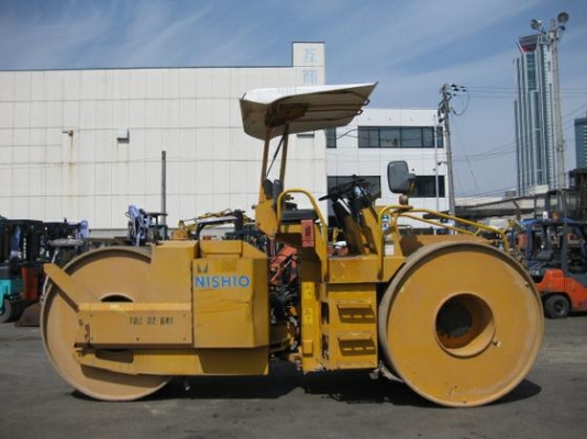 ขายรถบด 3 ล้อเหล็ก สภาพพร้อมใช้งาน ติดต่อ อำพล 090-9694506, 080-3031241