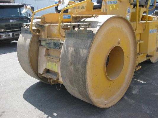 ขายรถบด 3 ล้อเหล็ก สภาพพร้อมใช้งาน ติดต่อ อำพล 090-9694506, 080-3031241 ขายรถบด 3 ล้อเหล็ก สภาพพร้อมใช้งาน ติดต่อ อำพล 090-9694506, 080-3031241