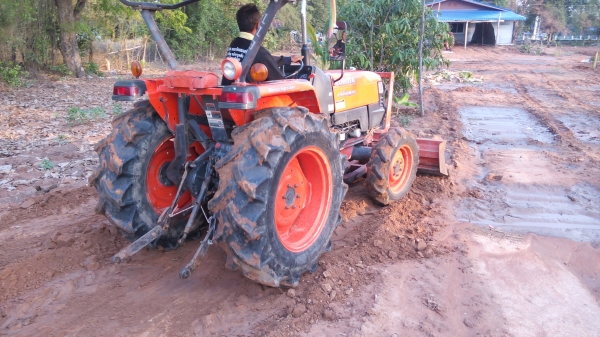 ขายรถไถคูโบต้า4508 di ใบมีดดันหน้าผาลหลังพร้อมใช้งาน