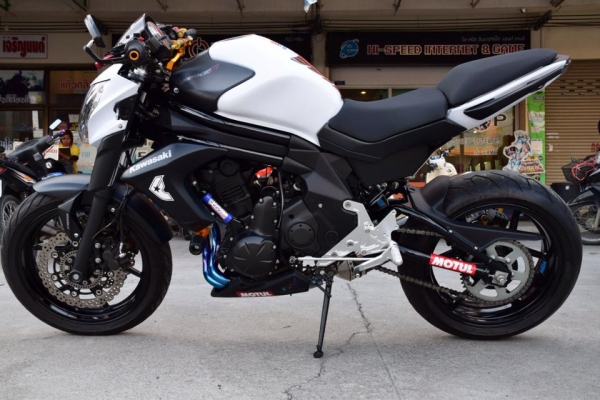 ขาย Kawazaki Er6n สีขาว รถจด กค 57 (รถ 8 เดือน ) สวย ๆ