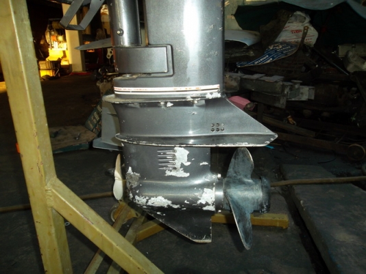 เครื่อง  JOHNSON  GT10 หางสั้นเครื่องเก่าญี่ปุ่นสภาพพร้อมใช้