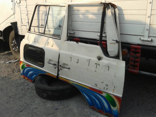 ขายบานประตูรถ Hino