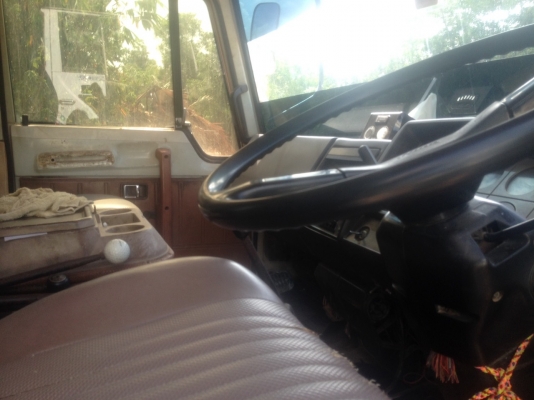 รถฮีโน่ 10 ล้อดั้ม F18  178 แรงม้า. ปี 32  สนใจติดต่อ 081 - 6079515