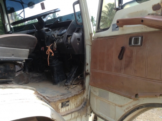 รถฮีโน่ 10 ล้อดั้ม F18  178 แรงม้า. ปี 32  สนใจติดต่อ 081 - 6079515