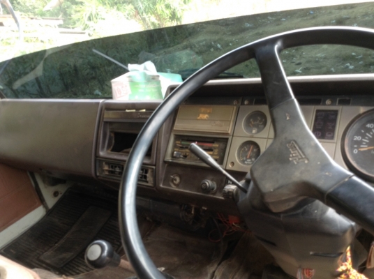 รถฮีโน่ 10 ล้อดั้ม F18  178 แรงม้า. ปี 32  สนใจติดต่อ 081 - 6079515