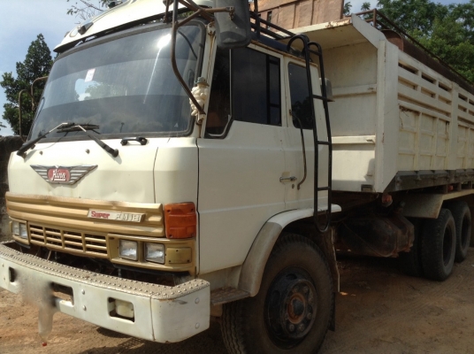 รถฮีโน่ 10 ล้อดั้ม F18  178 แรงม้า. ปี 32  สนใจติดต่อ 081 - 6079515