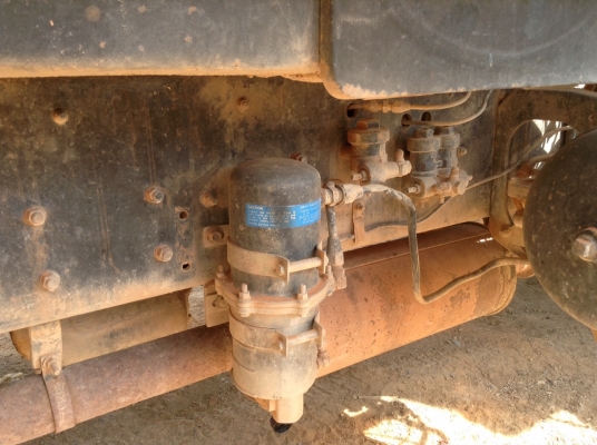 รถฮีโน่ 10 ล้อดั้ม F18  178 แรงม้า. ปี 32  สนใจติดต่อ 081 - 6079515