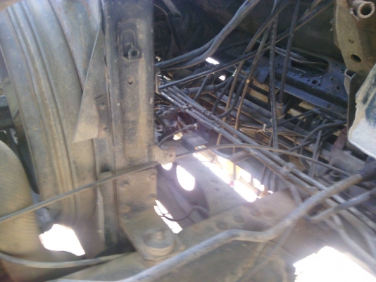 รถอีซูซุ  10  ล้อดั้ม  175  แรงม้า.  ปี 37  สนใจติดต่อ 081 - 6079515