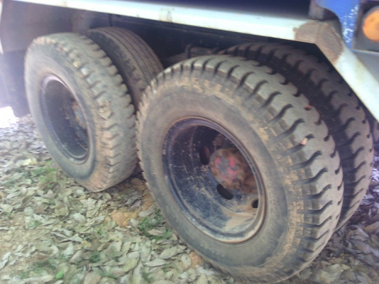 รถอีซูซุ  10  ล้อดั้ม  175  แรงม้า.  ปี 37  สนใจติดต่อ 081 - 6079515