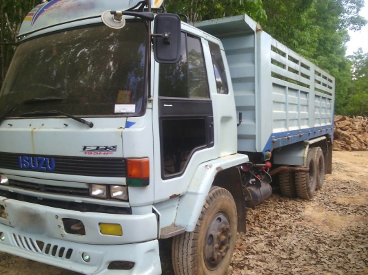 รถอีซูซุ  10  ล้อดั้ม  175  แรงม้า.  ปี 37  สนใจติดต่อ 081 - 6079515