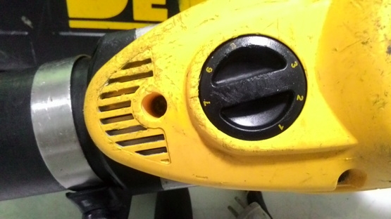 เครื่องสกัดคอนกรีตไฟฟ้า ดีวอล  รุ่น 25901 รุ่นใหญ่ครับ สภาพดีๆ พร้อมใช้งานครับ