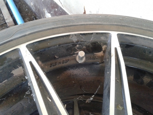 ล้อแม็กซ์ LENSO SAMURAI 17" 4รู พร้อมยางครบชุด ล้อแม็กซ์ LENSO SAMURAI 17" 4รู พร้อมยางครบชุด