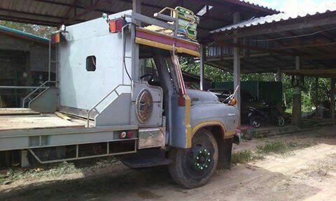 รถอีซูซุ 10 ล้อ ท้ายลาด เปลื่ยนเครื่อง  165 แรงม้า.    สนใจติ ดต่อ  081 - 6079515