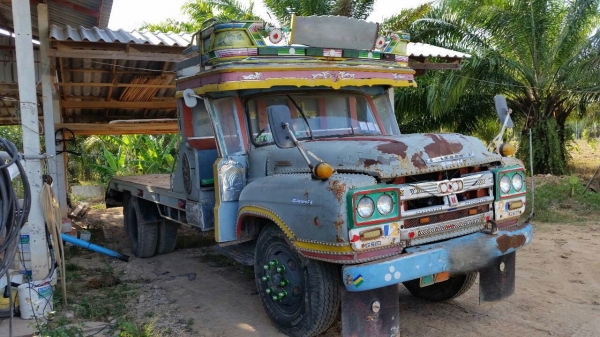 รถอีซูซุ 10 ล้อ ท้ายลาด เปลื่ยนเครื่อง  165 แรงม้า.    สนใจติ ดต่อ  081 - 6079515