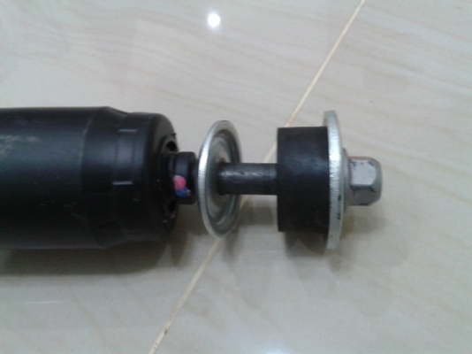 โช๊คหน้า วีโก้ 4WD ของติดรถสภาพใหม่ โช๊คหน้า วีโก้ 4WD ของติดรถสภาพใหม่