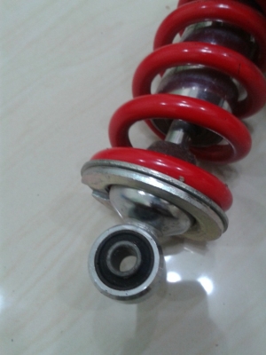 โช๊คหลัง KAWASAKI KSR มือสอง