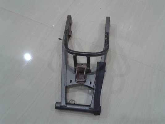 สวิงอาร์ม KAWASAKI KSR มือสองสภาพดี สวิงอาร์ม KAWASAKI KSR มือสองสภาพดี